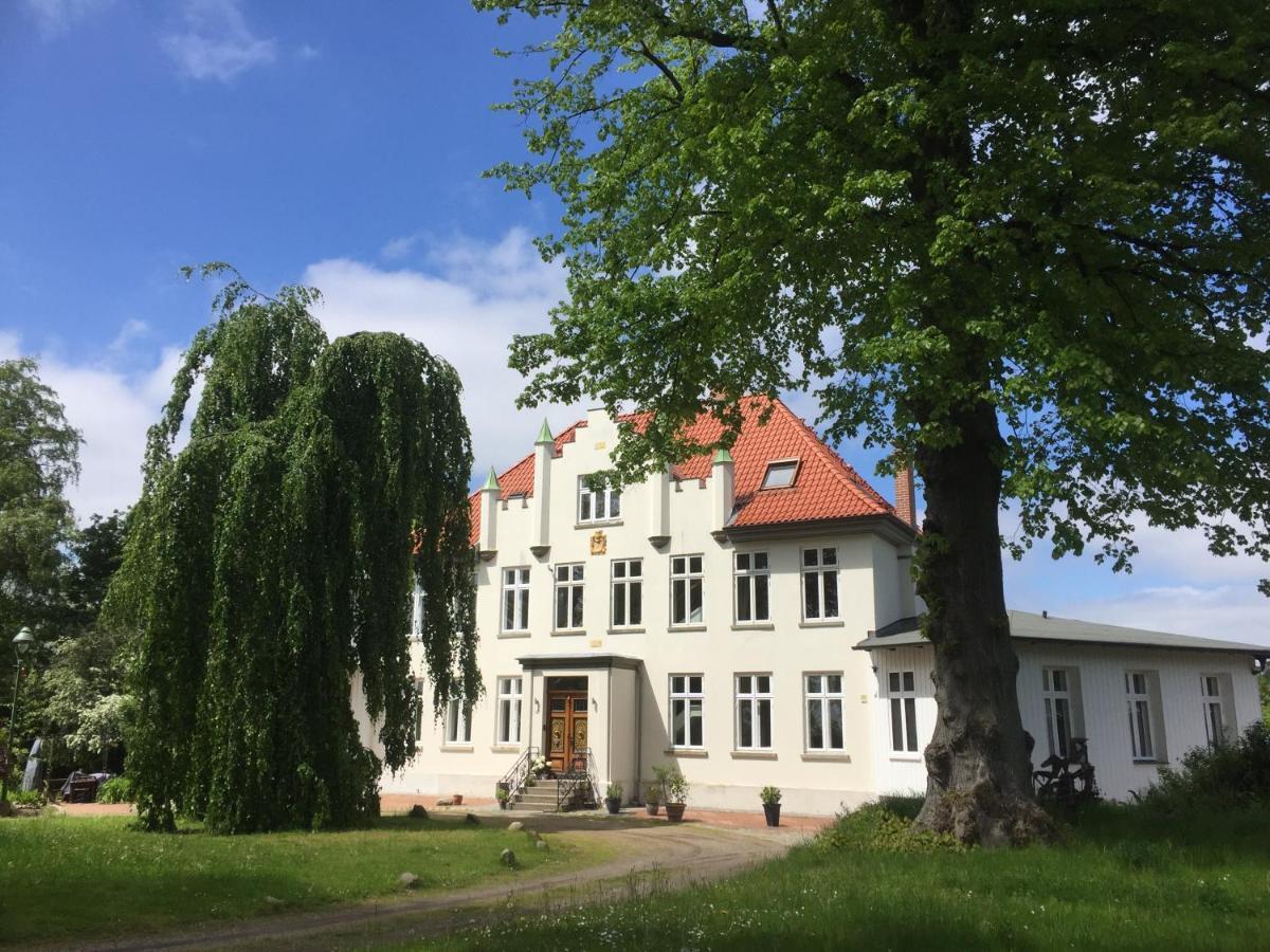 Herrenhaus Hohewarte Lübeck Exterior foto